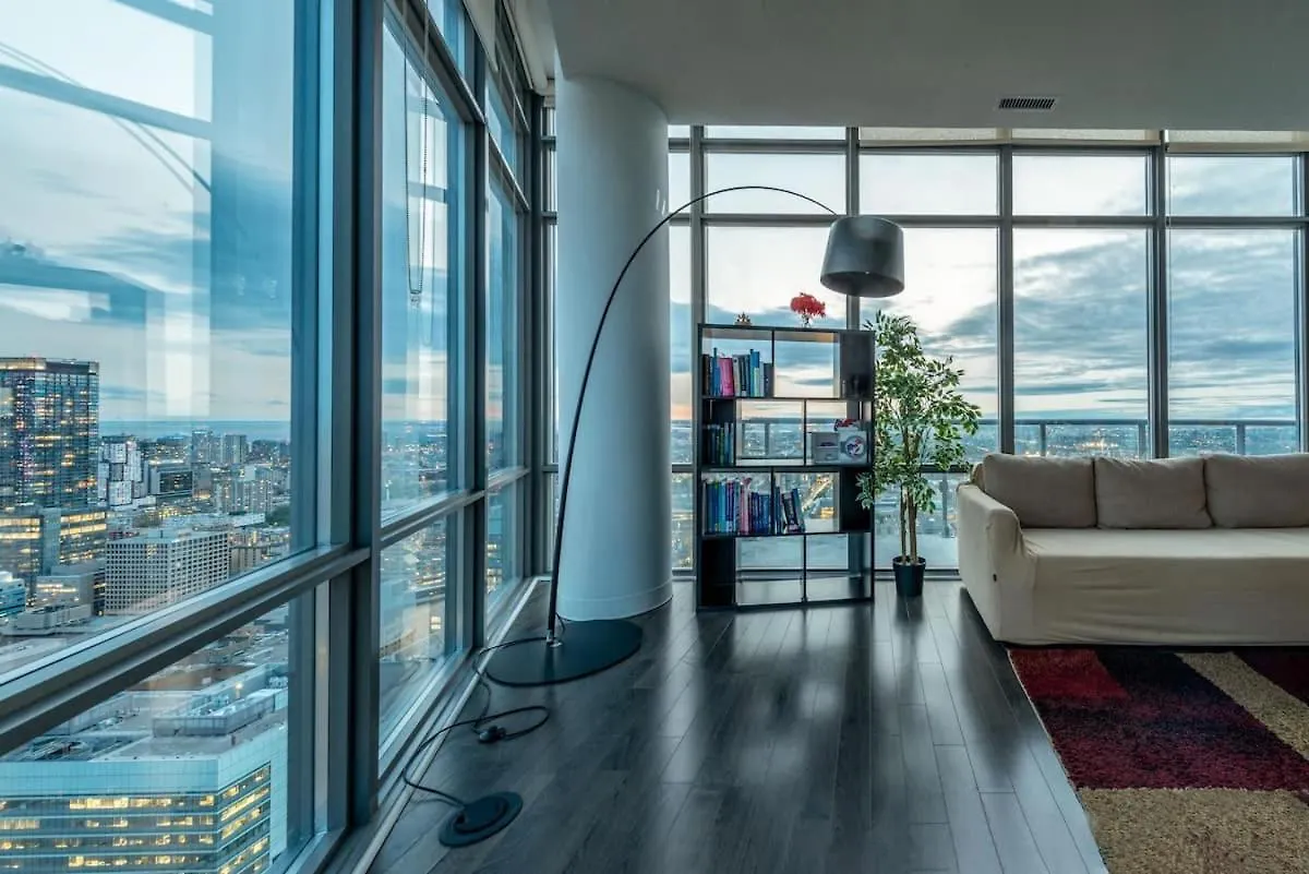 Great View High Rise In Central Toronto Homestay