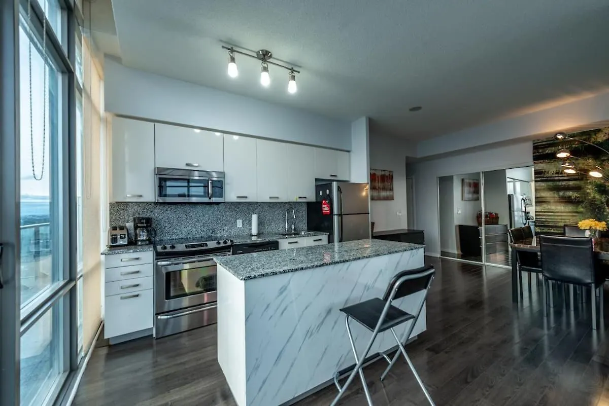 Homestay Great View High Rise In Central Toronto Canada