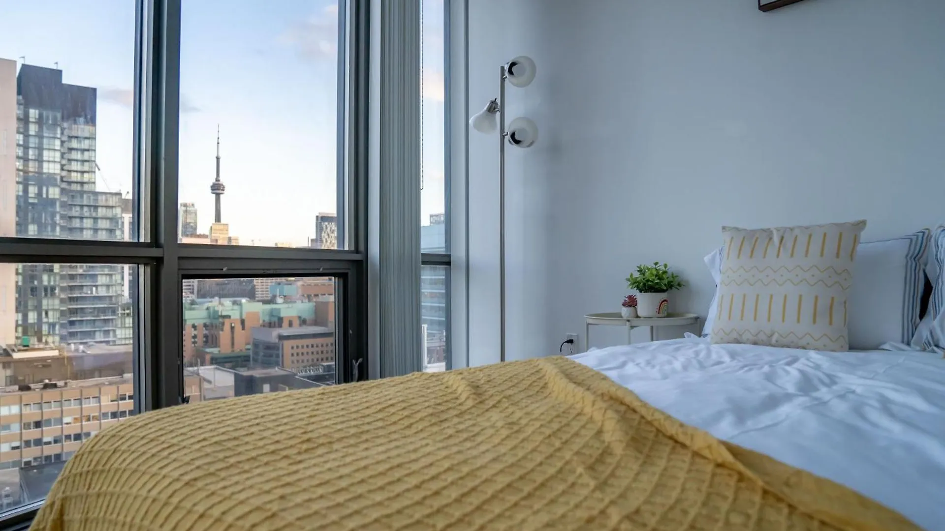 Homestay Great View High Rise In Central Toronto