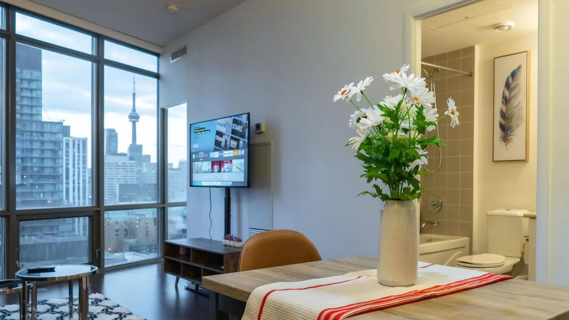 Homestay Great View High Rise In Central Toronto